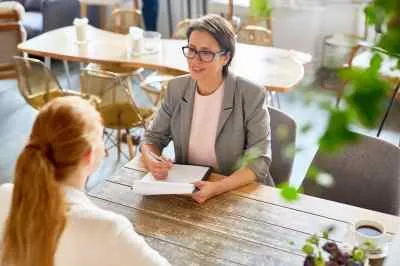 Passer par un cabinet de recrutement les avantages ?